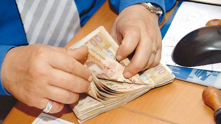 صرف الزيادة في الأجور لأسرة التعليم نهاية شهر أبريل الجاري