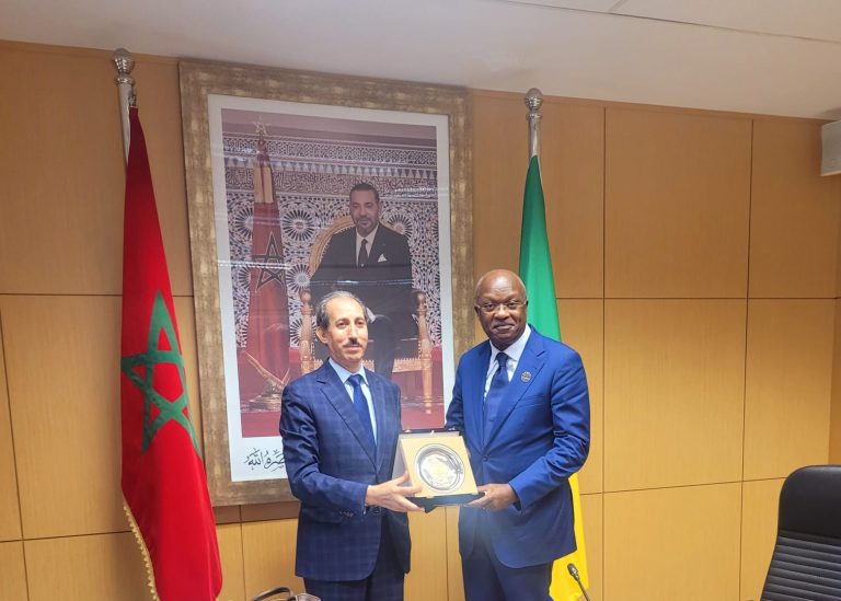 السيد الداكي يستقبل السيد وزير العدل بالغابون