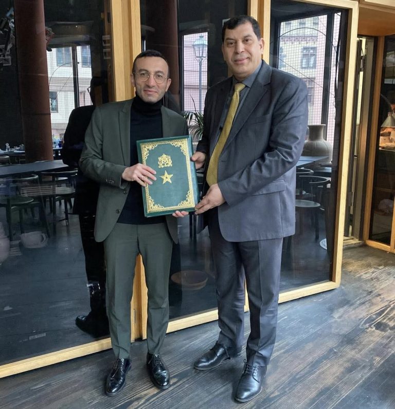 لقاء بين القنصل العام للمملكة المغربية بفرانكفورت وعمدة المدينة لتعزيز التعاون والاندماج المجتمعي