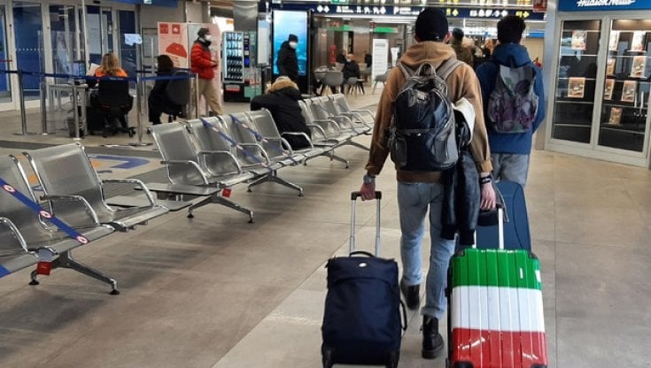 إيطاليا بين هجرة العقول واستقبال الوافدين: أزمة وطن يبحث عن ذاته قبل حدوده
