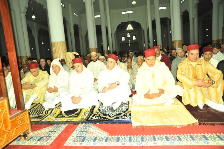 بوعبيد الكراب يترأس مراسم صلاة العيد بمسجد عمر الخطاب بشيشاوة
