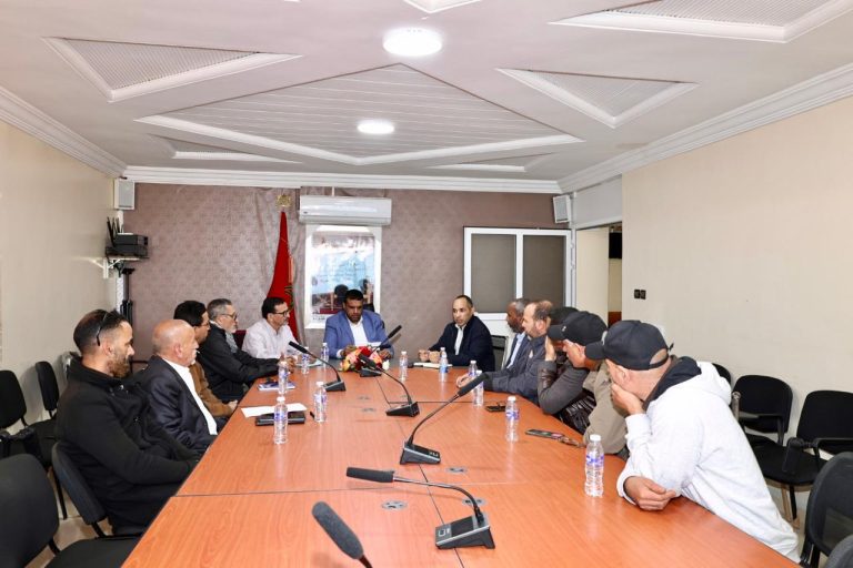 اجتماع إقليمي يناقش إصلاح قطاع النقل بإقليم العيون